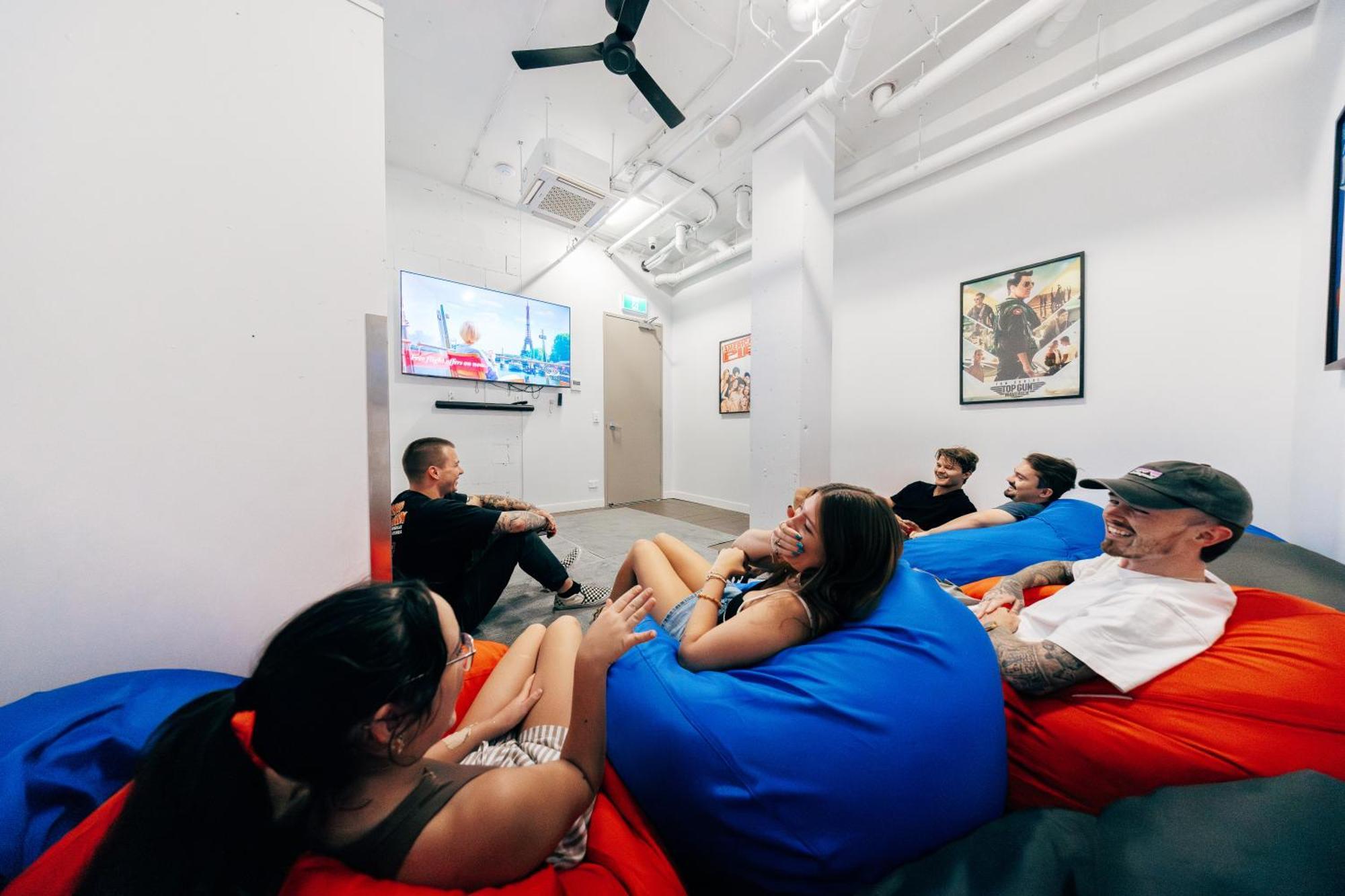 Maze Backpackers - Gold Coast Hostel Εξωτερικό φωτογραφία