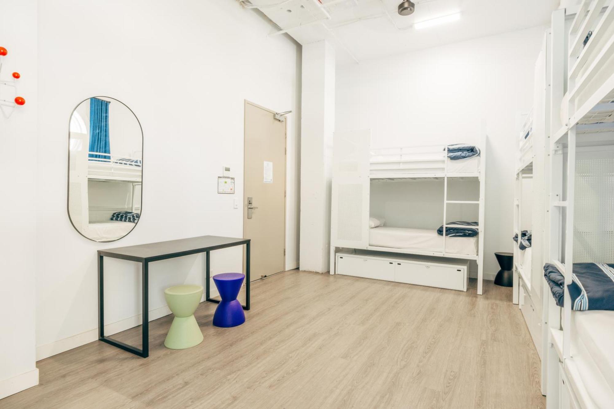 Maze Backpackers - Gold Coast Hostel Εξωτερικό φωτογραφία
