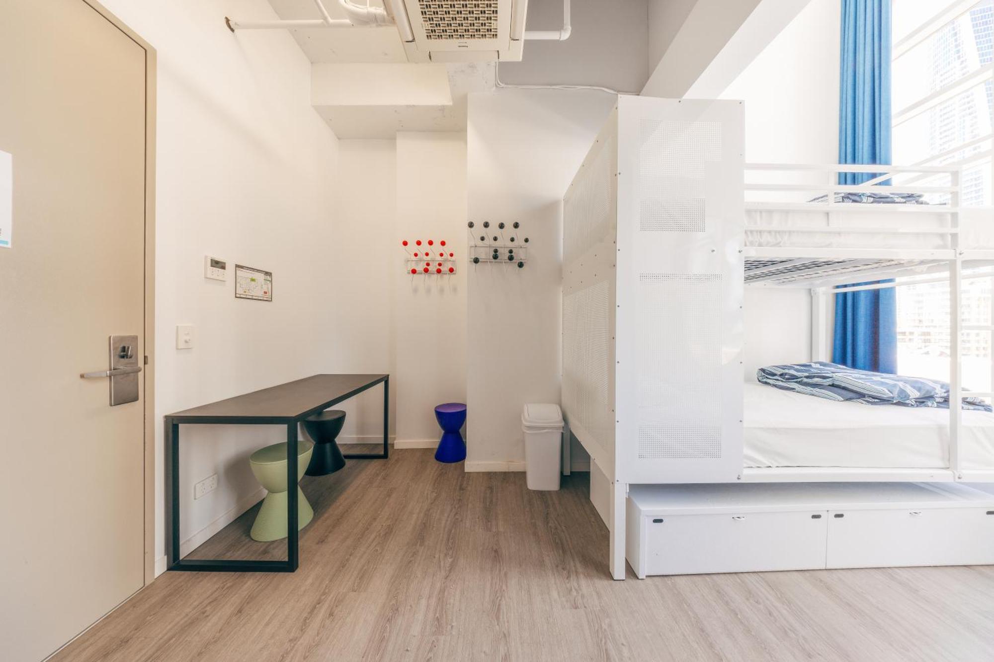 Maze Backpackers - Gold Coast Hostel Εξωτερικό φωτογραφία