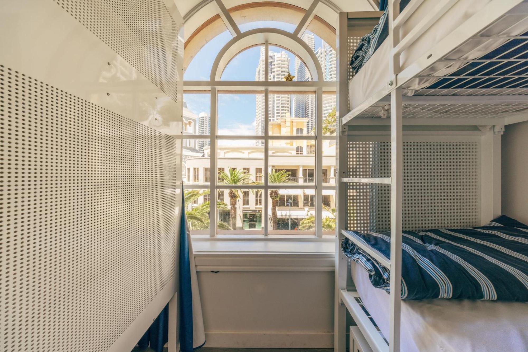Maze Backpackers - Gold Coast Hostel Εξωτερικό φωτογραφία