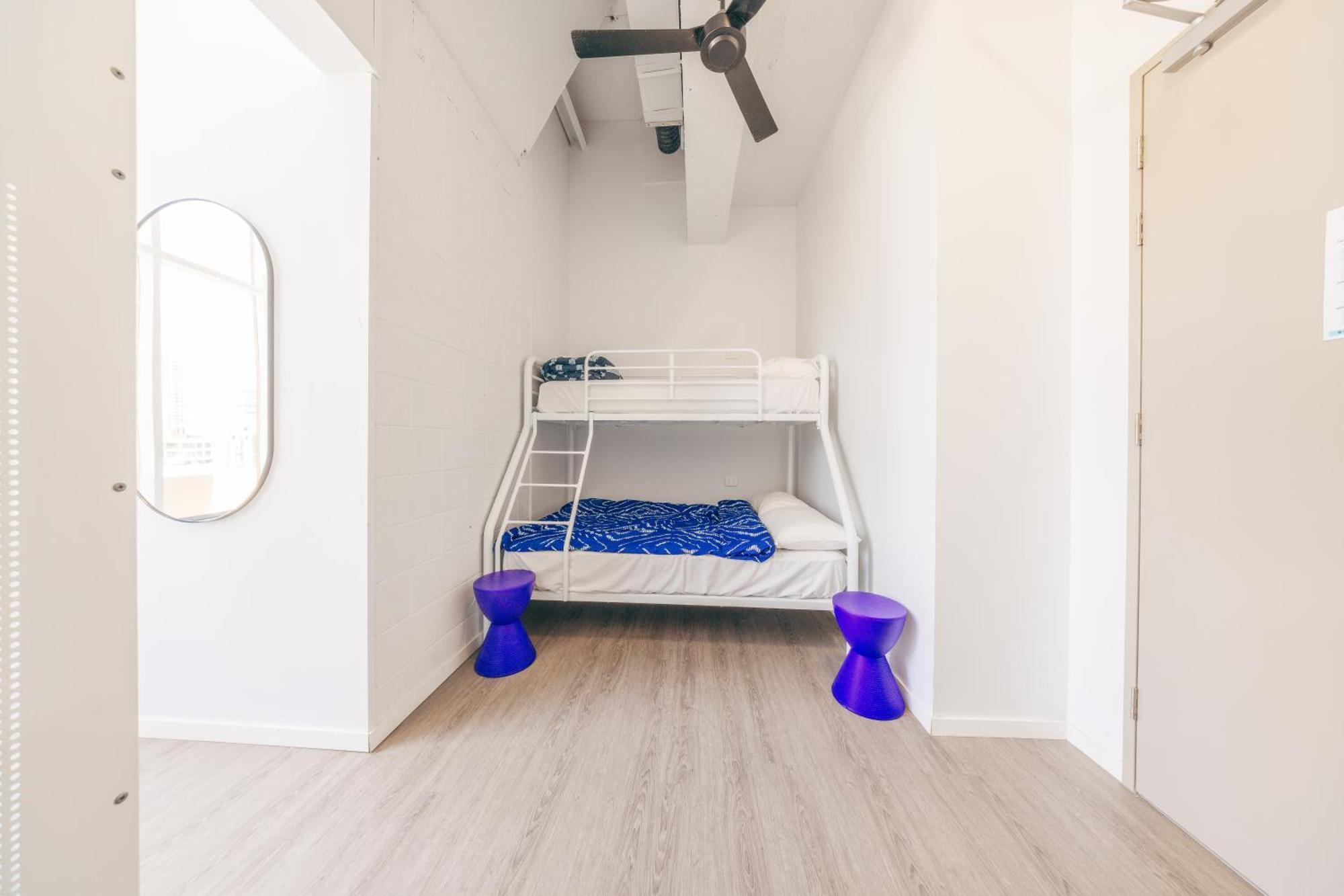 Maze Backpackers - Gold Coast Hostel Εξωτερικό φωτογραφία
