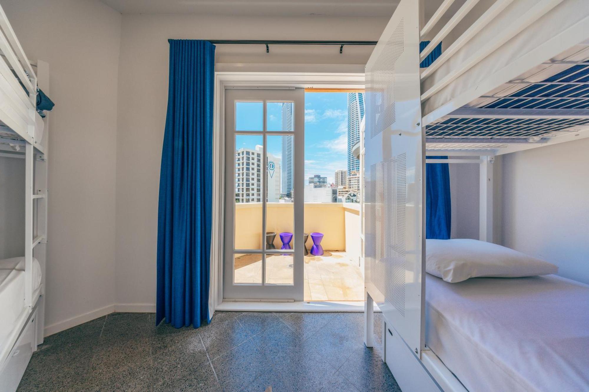 Maze Backpackers - Gold Coast Hostel Εξωτερικό φωτογραφία