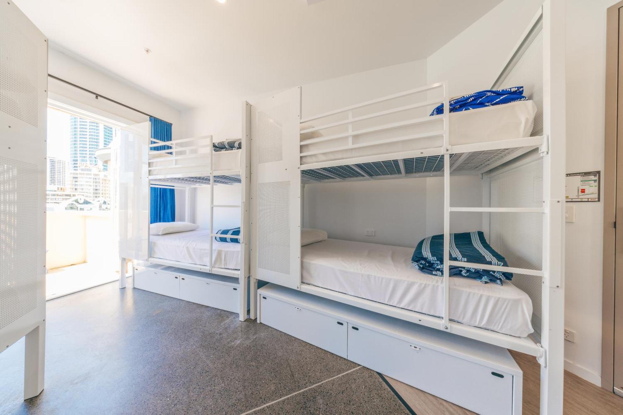 Maze Backpackers - Gold Coast Hostel Εξωτερικό φωτογραφία