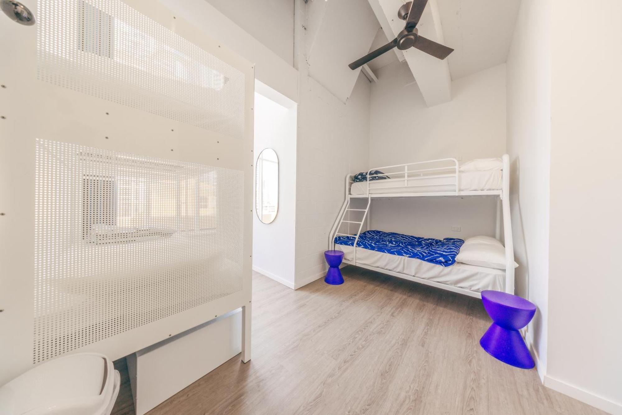 Maze Backpackers - Gold Coast Hostel Εξωτερικό φωτογραφία