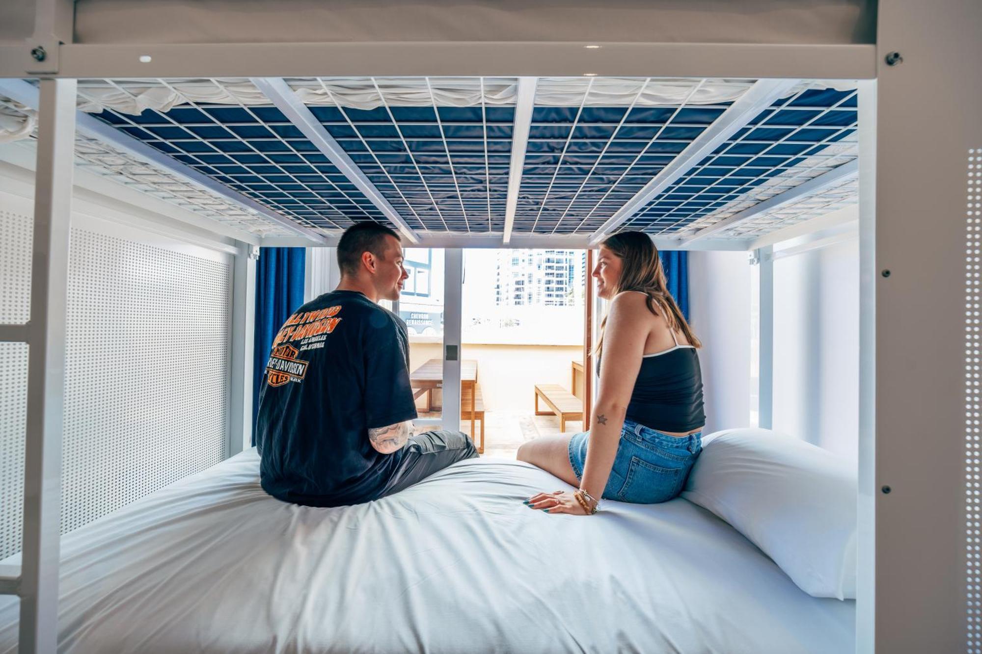 Maze Backpackers - Gold Coast Hostel Εξωτερικό φωτογραφία